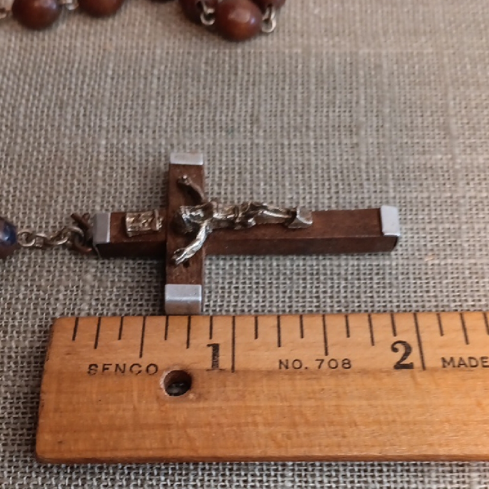Wood Bead Rosary Neclace Vintage Italy - Picture 6 of 8